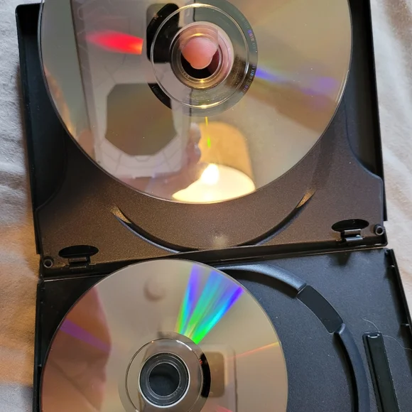 ⭐️Hulk Planet 2 Disc Set⭐️ - Picture 2 of 4